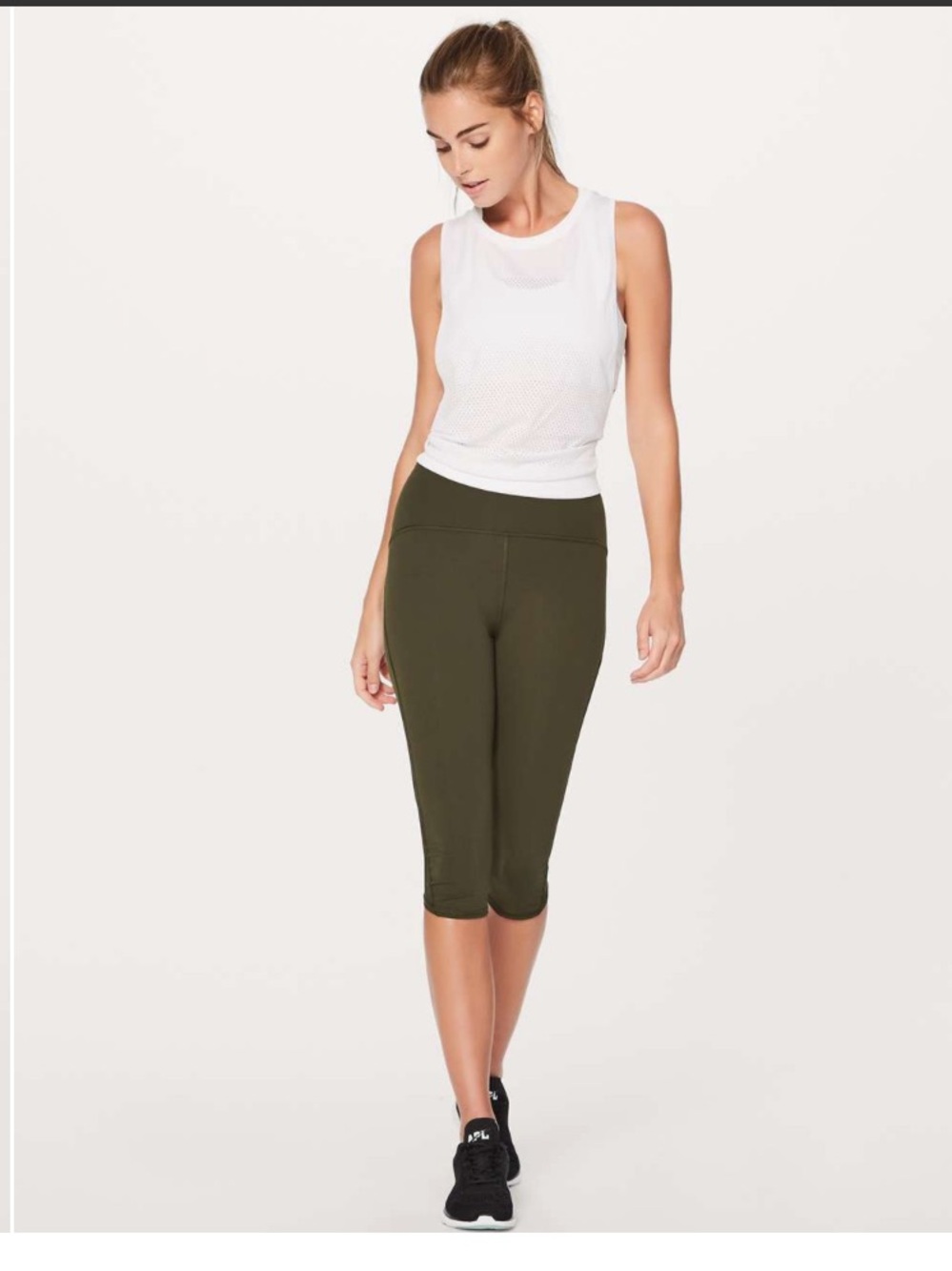 Lululemon Train Times Crop 17"
Dark Olive